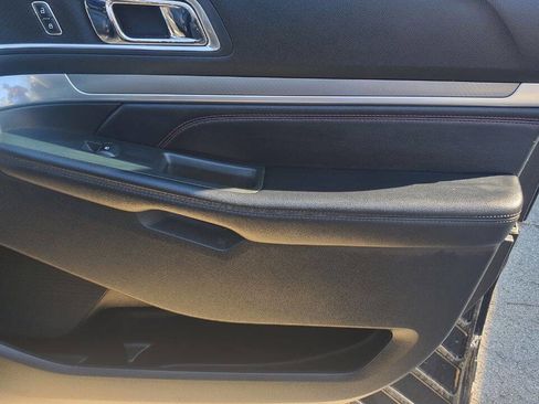Used 2017 Ford Explorer Sport image 26