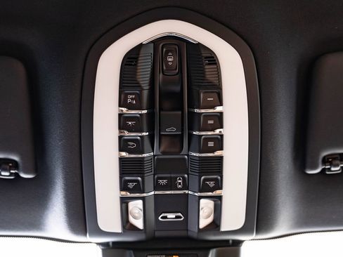 Used 2020 Porsche Macan GTS AWD/4WD image 39