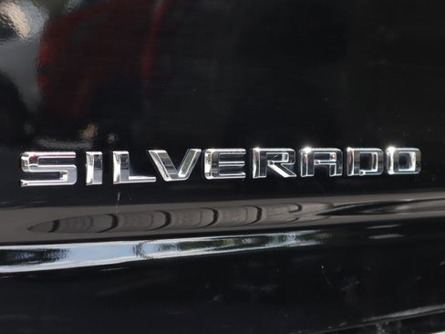 Used 2022 Chevrolet Silverado 2500 Custom w/ Custom Value Package AWD/4WD image 34