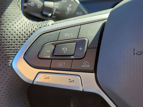 New 2026 Volkswagen Tiguan SE R-Line image 24