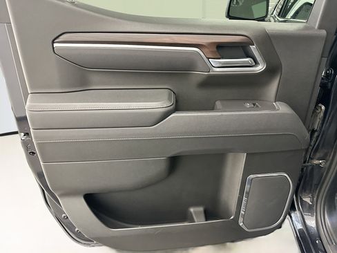 Used 2025 GMC Sierra 1500 SLT image 27