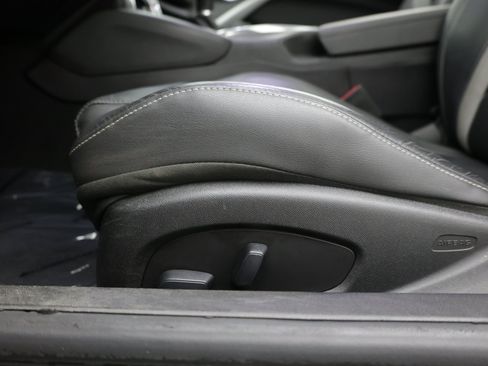 Used 2019 Chevrolet Camaro LT RWD image 15