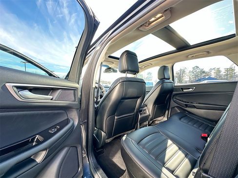 Used 2020 Ford Edge SEL w/ Convenience Package image 17