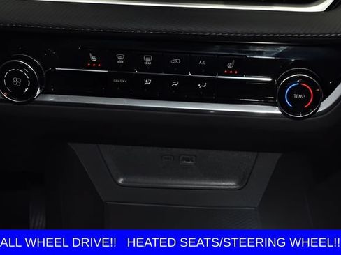Used 2026 Chevrolet Equinox LT AWD/4WD image 28