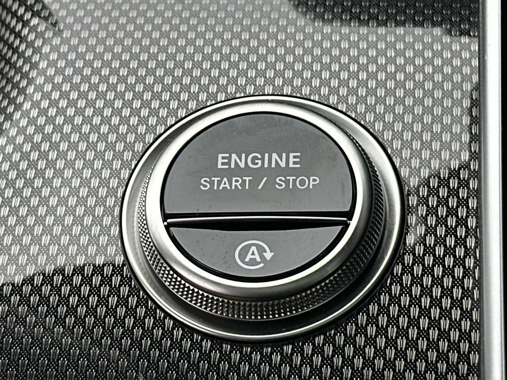 Used 2025 Mercedes-Benz CLE 300 4MATIC Coupe image 22