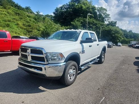 Used 2018 RAM 2500 Tradesman w/ Chrome Appearance Group AWD/4WD image 3