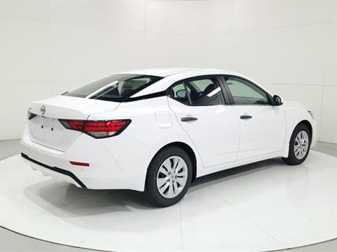 Used 2025 Nissan Sentra S FWD image 8