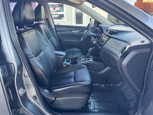Used 2018 Nissan Rogue S FWD image 12