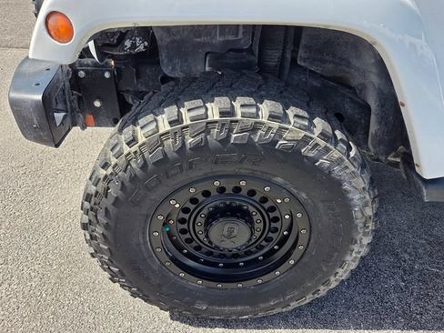 Used 2014 Jeep Wrangler Sahara AWD/4WD image 16