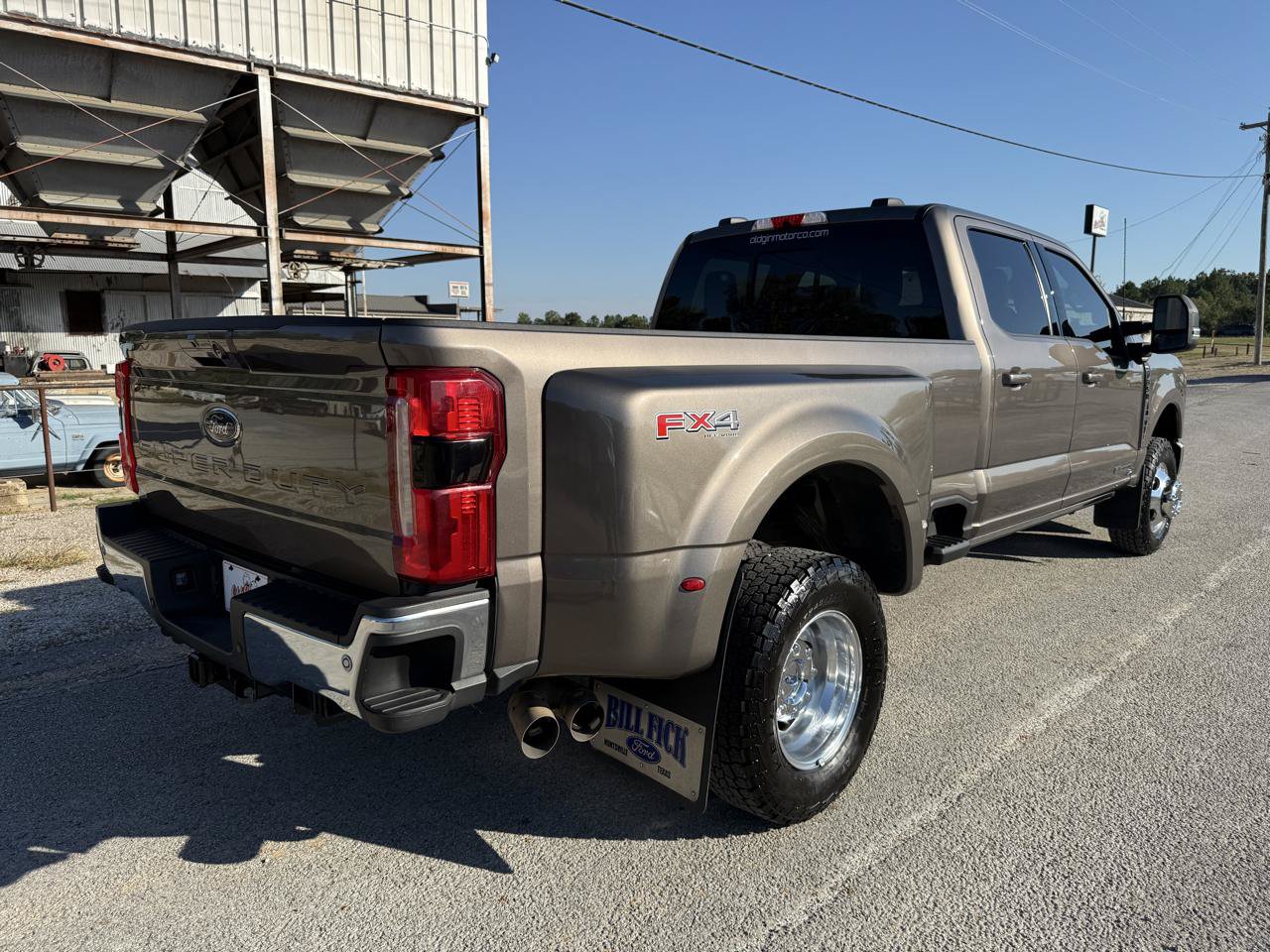 Used 2023 Ford F350 Lariat w/ Lariat Ultimate Package AWD/4WD image 7