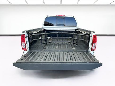 Used 2017 Nissan Frontier SV w/ SV Value Truck Package RWD image 16