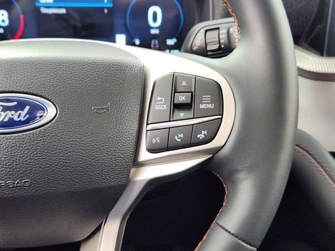 Used 2025 Ford Explorer Active image 19