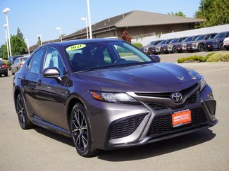 Used 2021 Toyota Camry SE FWD video 1