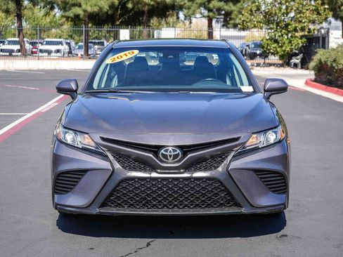 Used 2019 Toyota Camry SE FWD image 2