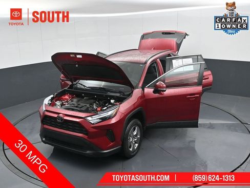 Used 2025 Toyota RAV4 XLE AWD/4WD image 51