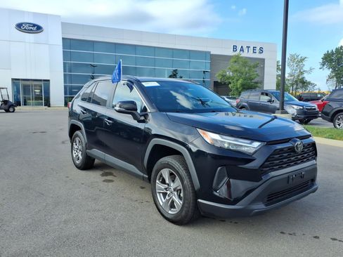 Used 2024 Toyota RAV4 XLE AWD/4WD image 1