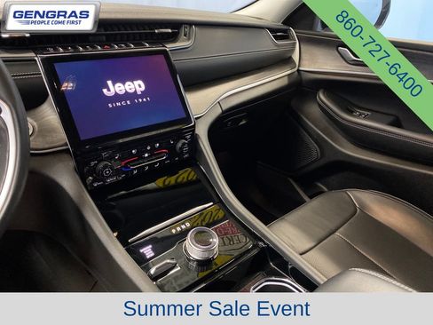 Used 2023 Jeep Grand Cherokee Limited w/ Luxury Tech Group II AWD/4WD image 15