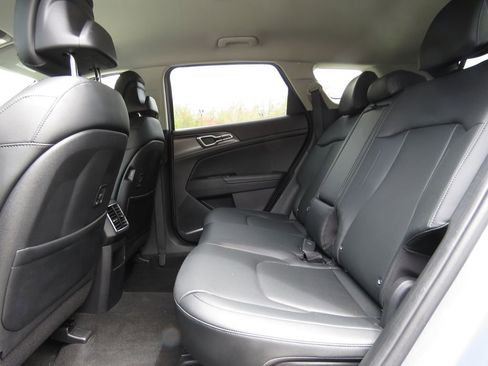 Used 2023 Kia Sportage EX FWD image 19