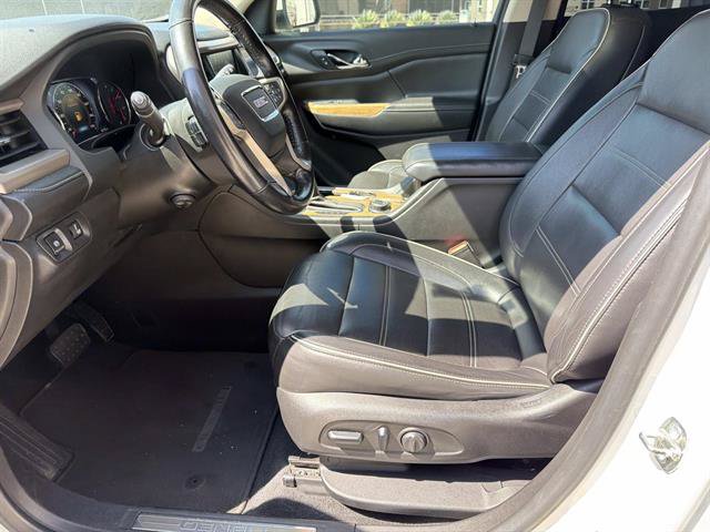 Used 2019 GMC Acadia Denali w/ Technology Package FWD image 17