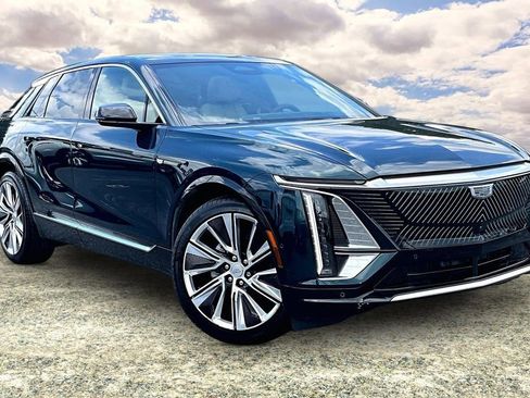 Certified 2024 Cadillac Lyriq Luxury w/ Nappa Leather Package AWD/4WD image 1