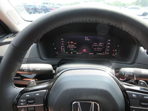 Used 2025 Honda Accord Touring image 28