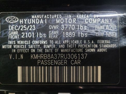 Used 2024 Hyundai Venue SE image 33