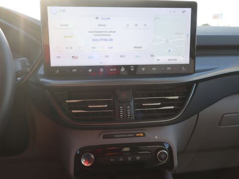 Used 2023 Ford Escape Active w/ Tech Pack #2 image 18