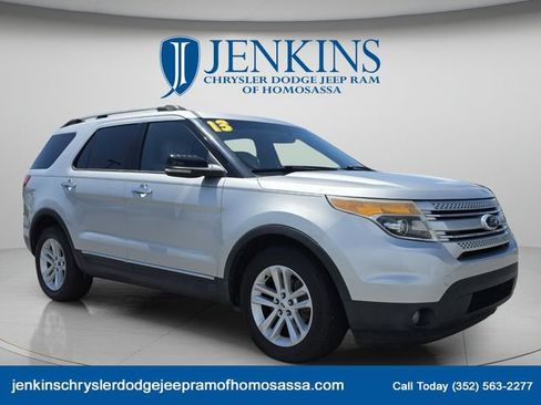 Used 2013 Ford Explorer XLT FWD image 2