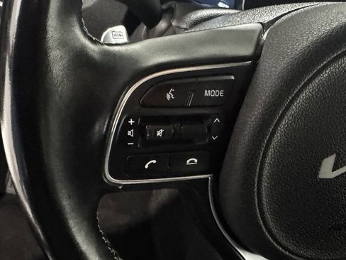Used 2022 Kia Niro EX FWD image 5