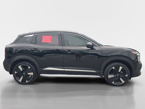Certified 2025 Nissan Kicks SR FWD image 7