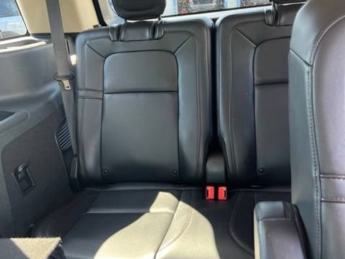 Used 2024 Lincoln Aviator Reserve AWD/4WD image 13