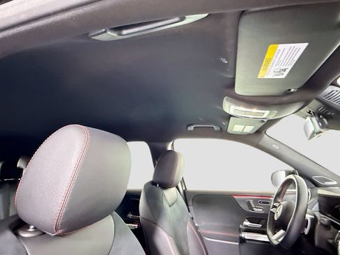 Certified 2025 Mercedes-Benz GLB 250 image 18