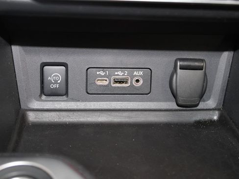Used 2025 Nissan Sentra SV FWD image 40