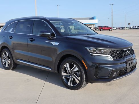 Used 2022 Kia Sorento SX image 5