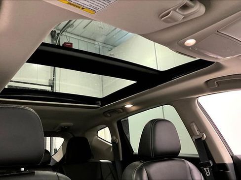 Used 2023 Nissan Murano SL image 29