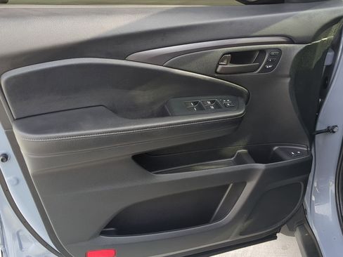 Used 2023 Honda Passport EX-L image 12