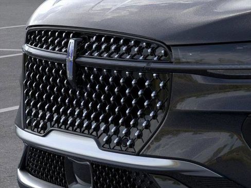 New 2026 Lincoln Nautilus Premier AWD/4WD image 17