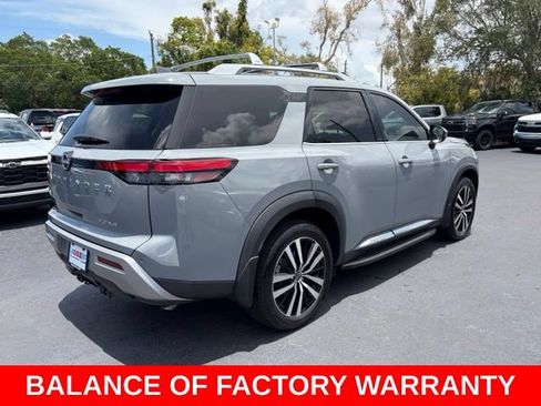 Used 2024 Nissan Pathfinder Platinum FWD image 6