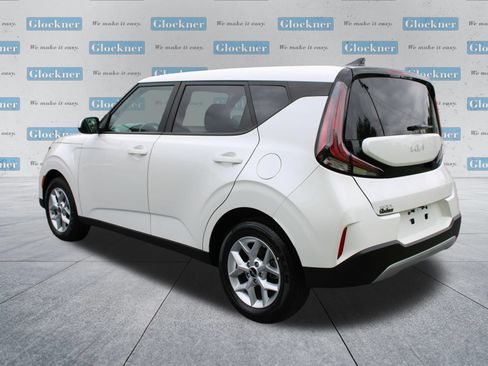 Used 2025 Kia Soul LX FWD image 8