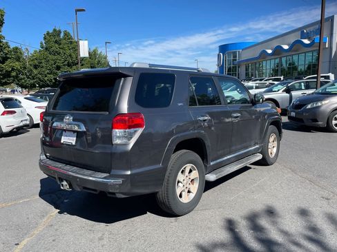 Used 2010 Toyota 4Runner SR5 AWD/4WD image 5