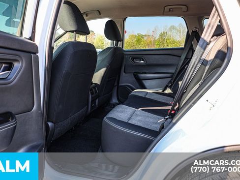 Used 2025 Nissan Rogue SV image 19