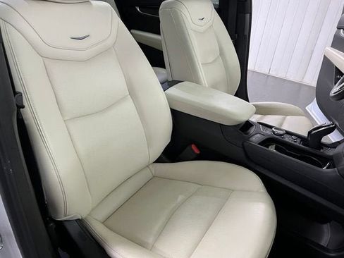 Certified 2025 Cadillac XT6 Sport w/ Technology Package AWD/4WD image 18