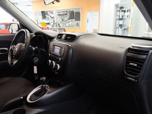 Used 2016 Kia Soul w/ Convenience Package FWD image 28