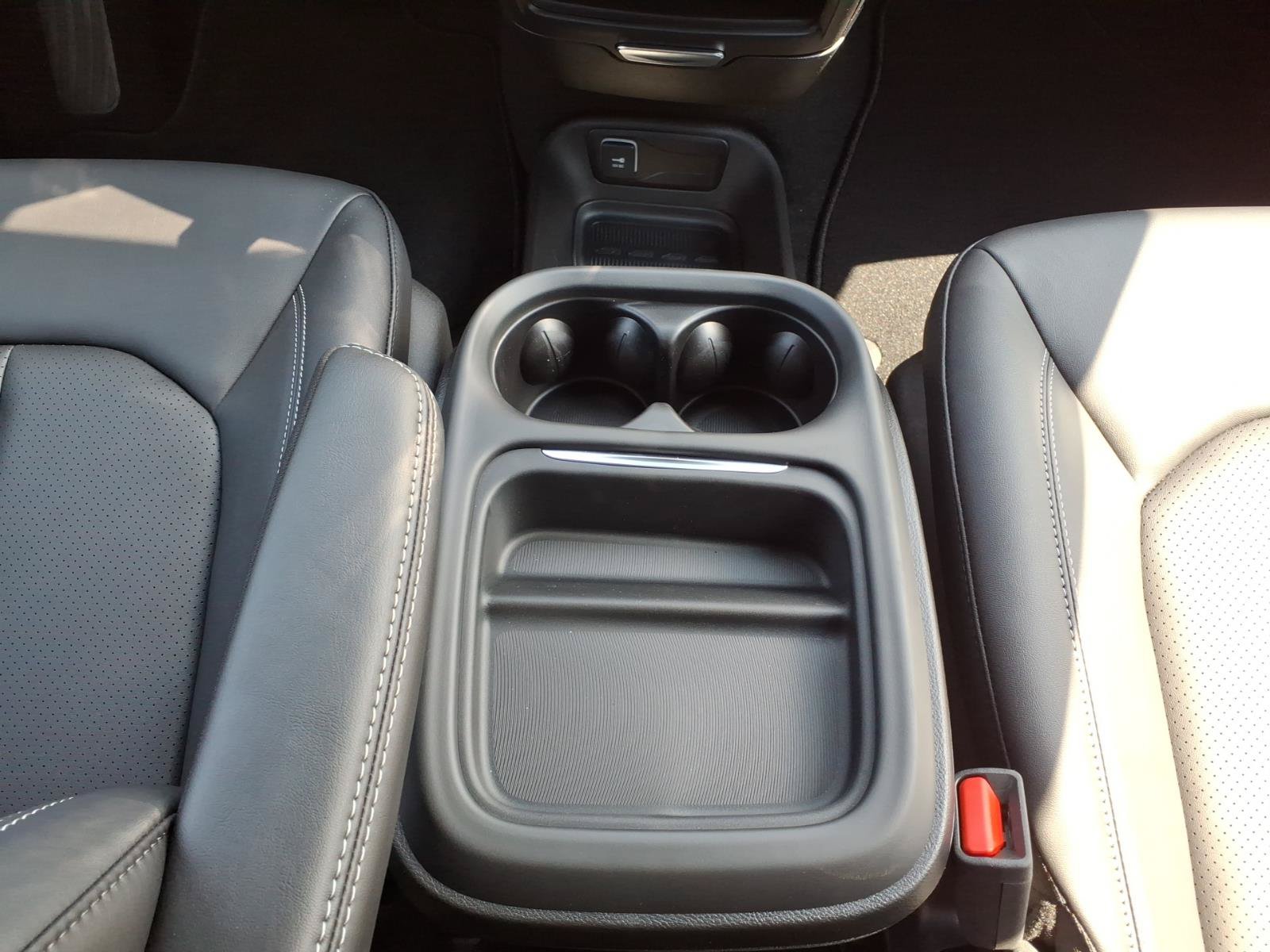 New 2027 Chrysler Pacifica Select FWD image 26