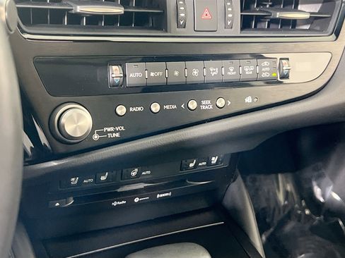 Used 2022 Lexus ES 350 w/ Premium Package image 15
