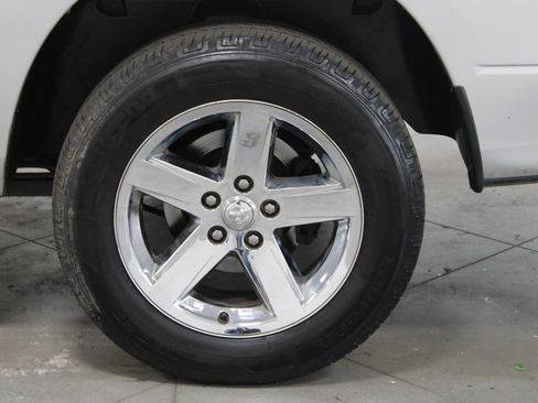 Used 2017 RAM 1500 Classic SLT AWD/4WD image 18