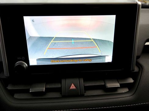 Certified 2025 Toyota RAV4 XLE AWD/4WD image 31