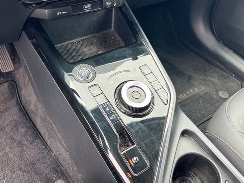 Certified 2025 Kia Niro Wind w/ Wind Preserve Package FWD image 17