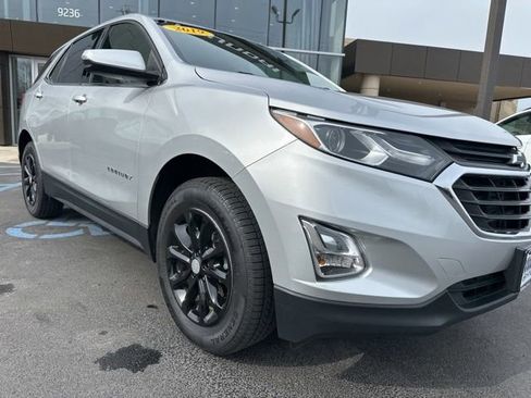 Used 2019 Chevrolet Equinox LT image 2