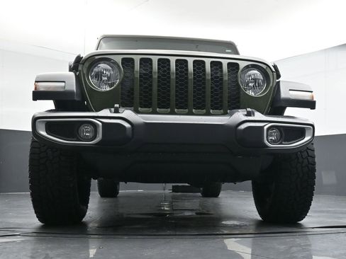 Used 2023 Jeep Gladiator Sport image 34